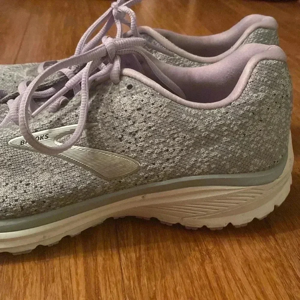 Brooks Anthem 2 - gray and purple sneakers - great condition- size 9.5